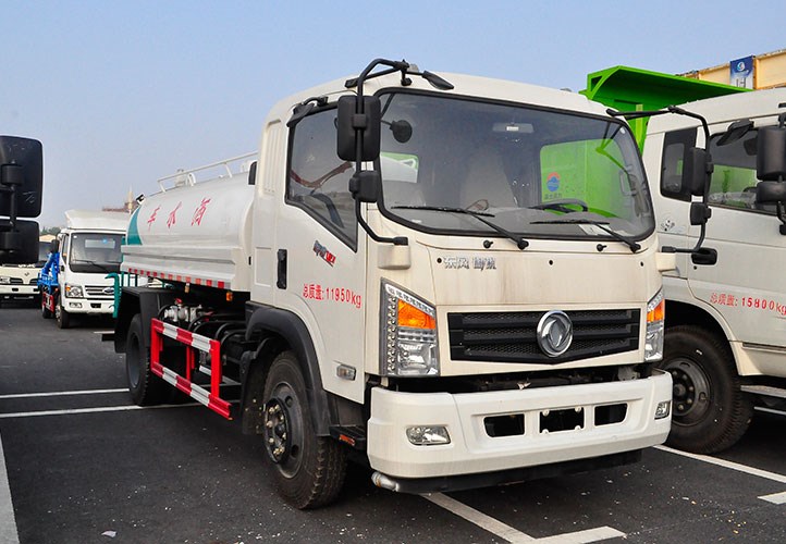 國五東風御虎灑水車｜5噸灑水車
