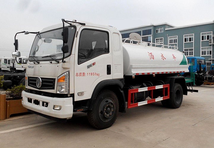 國五東風御虎灑水車｜5噸灑水車
