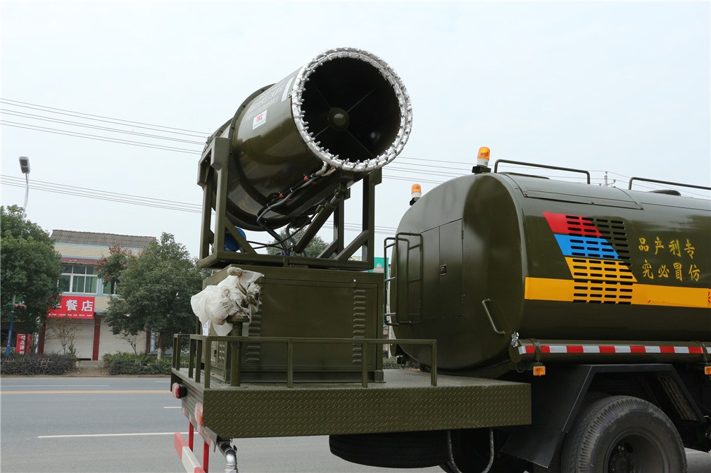 東風153老款抑塵車