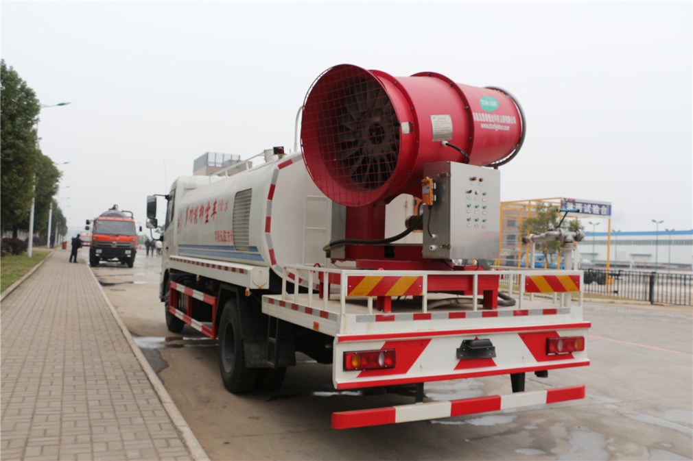 東風天錦抑塵噴霧車