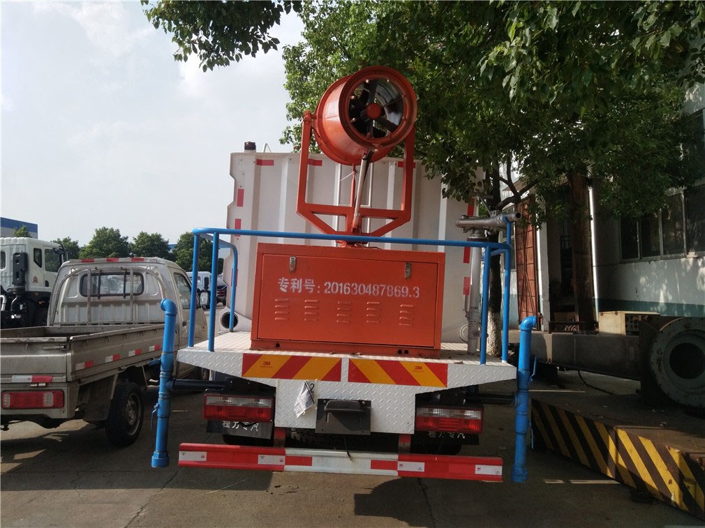 東風大多利卡多功能抑塵車