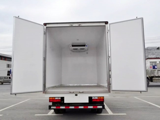 (廂長3.75米)大運一排半冷藏車