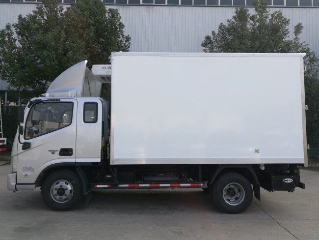 (廂長(zhǎng)3.7米)福田歐馬可一排半冷藏車