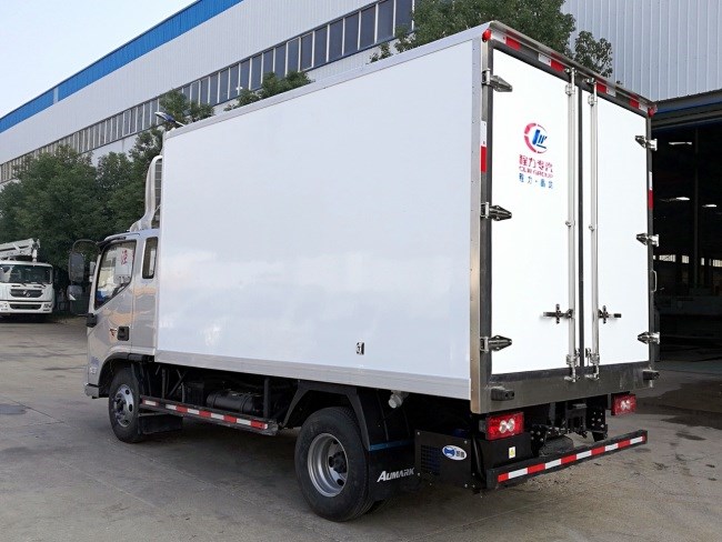 (廂長(zhǎng)3.7米)福田歐馬可一排半冷藏車