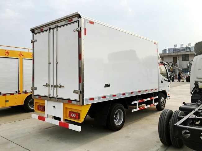 (廂長(zhǎng)4.2米)福田歐馬可冷藏車