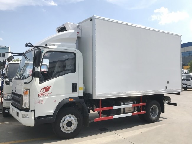 (廂長4.1米)重汽howo冷藏車