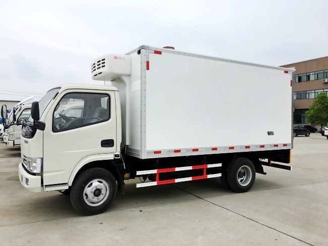 (廂長(zhǎng)4.2米)東風(fēng)多利卡冷藏車