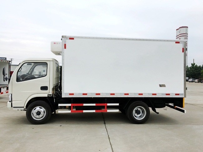 (廂長(zhǎng)4.2米)東風(fēng)多利卡冷藏車