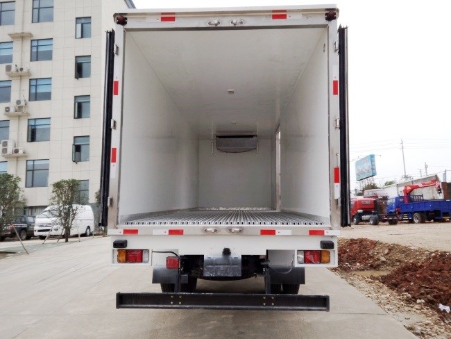 五十鈴700p(廂長5.7米/6米/6.8米)