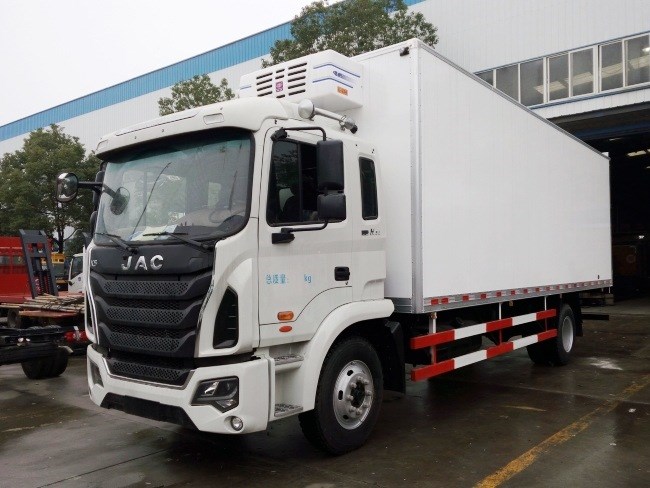 江淮格爾發k5冷藏車(廂長6.2米/6.8米)