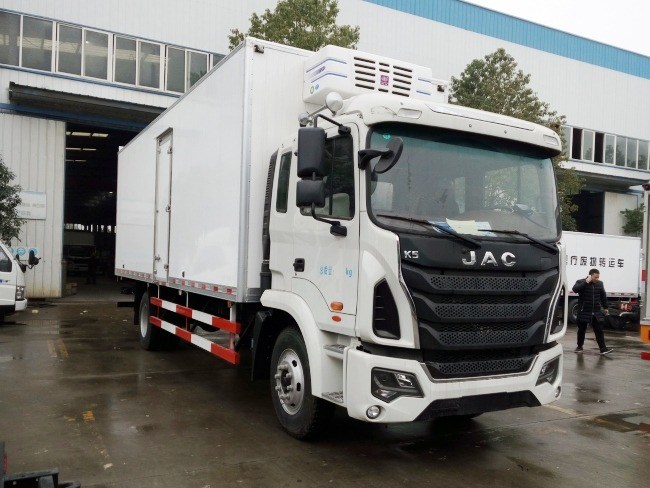 江淮格爾發k5冷藏車(廂長6.2米/6.8米)