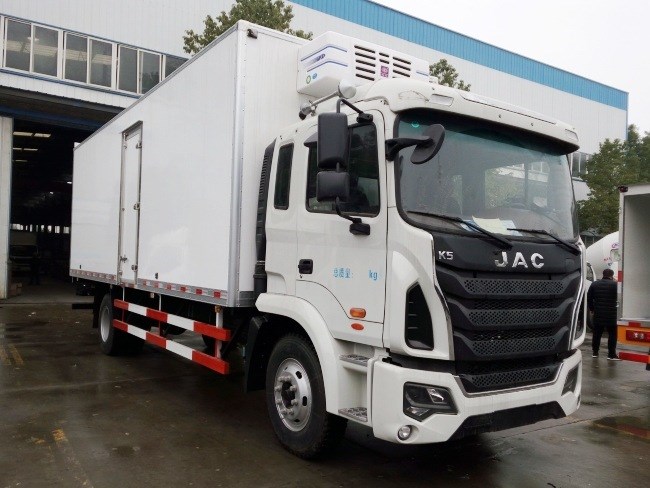 江淮格爾發k5冷藏車(廂長6.2米/6.8米)