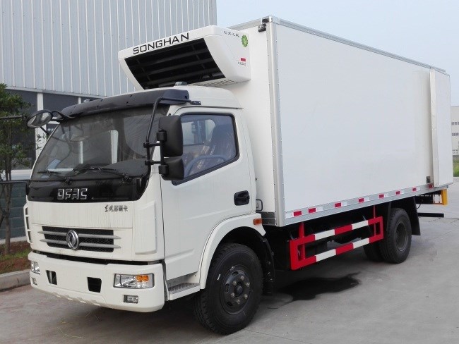 (廂長5.2米)東風多利卡冷藏車