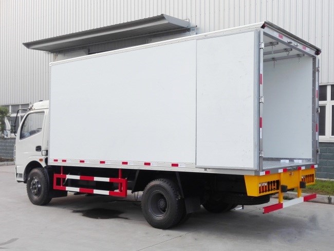 (廂長5.2米)東風多利卡冷藏車