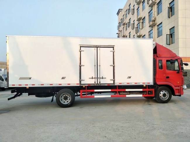 (廂長6.8米)江淮格爾發冷藏車