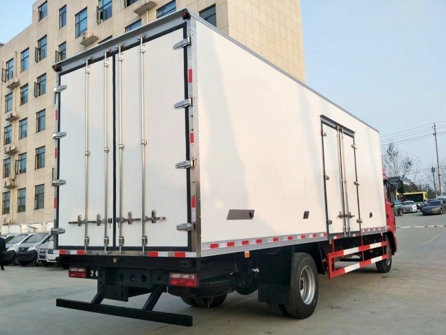 (廂長6.8米)江淮格爾發冷藏車