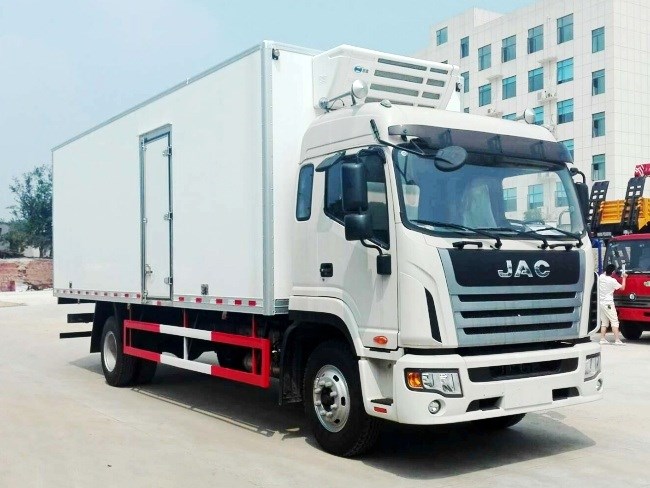 (廂長7.6米)江淮格爾發k6冷藏車