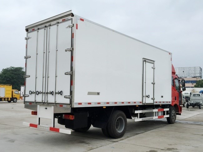 解放j6冷藏車(廂長6.8米/7.5米)
