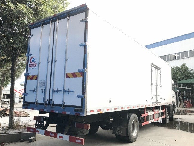 (廂長9.6米)東風天龍小三軸冷藏車