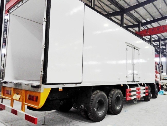 (廂長9.6米)東風天龍前四后八冷藏車