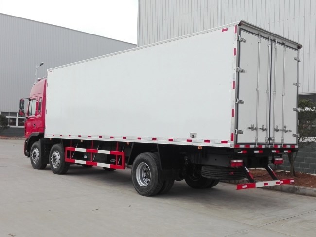 (廂長9.6米)江淮格爾發(fā)小三軸冷藏車