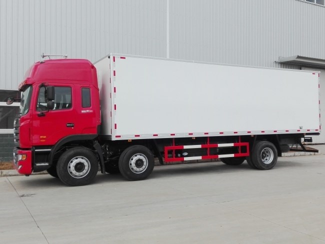 (廂長9.6米)江淮格爾發(fā)小三軸冷藏車