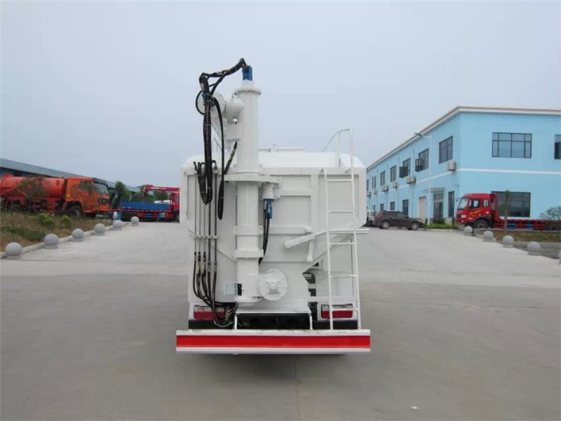 東風大多利卡散裝飼料運輸車圖片4